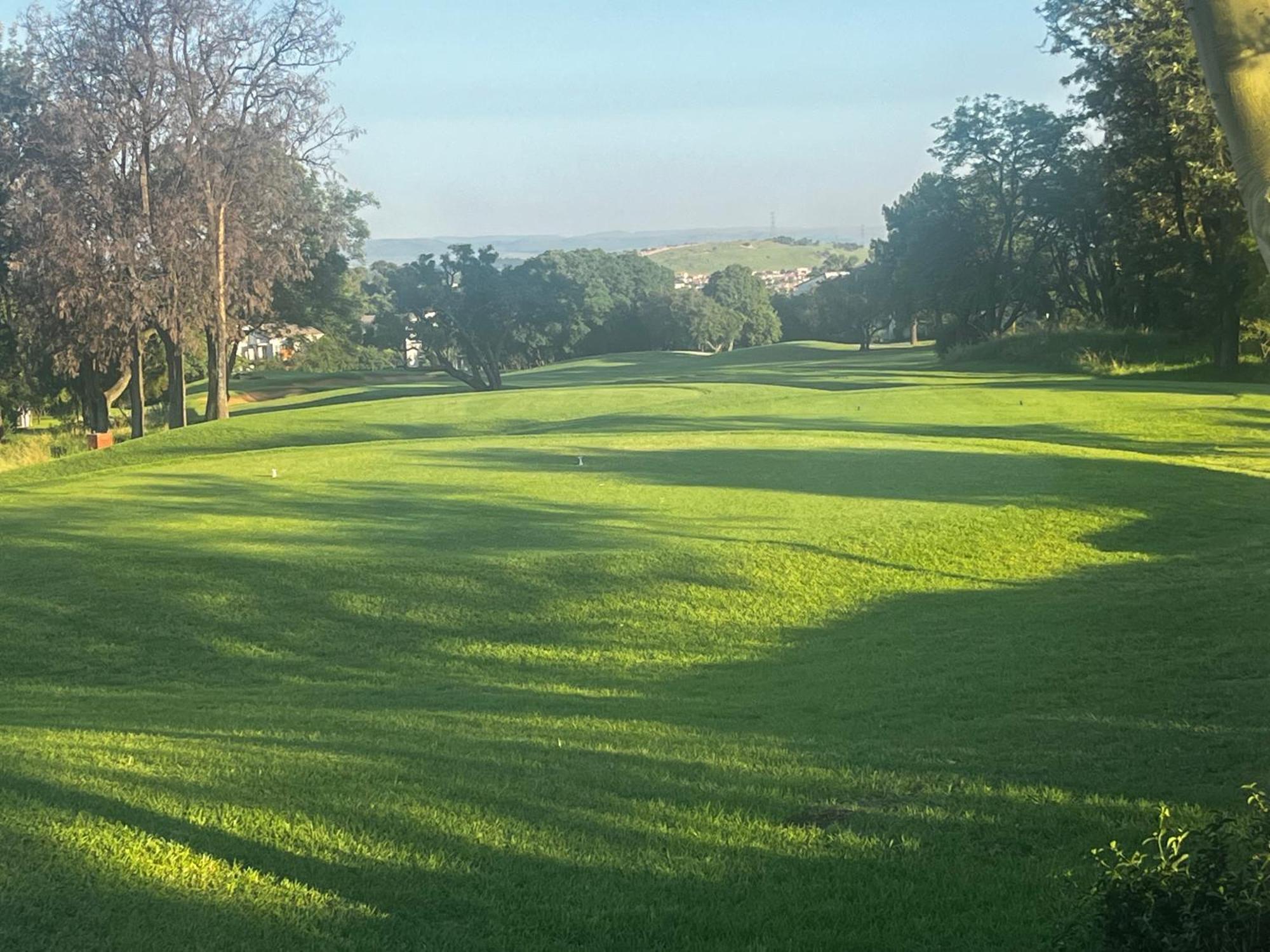 Appartement Jackal Creek Golf Estate V à Roodepoort Extérieur photo